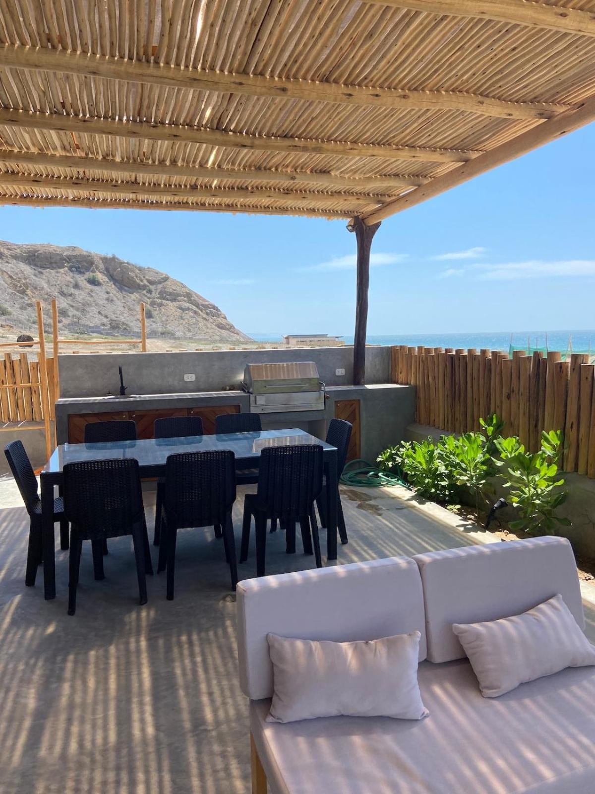 Villa La Morada - Casa De Playa Frente Al Mar En Estreno Canoas de Punta Sal